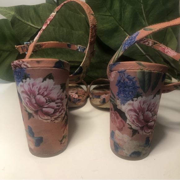 Gianni Bini Floral Block Heel Sandal - Picture 3 of 8